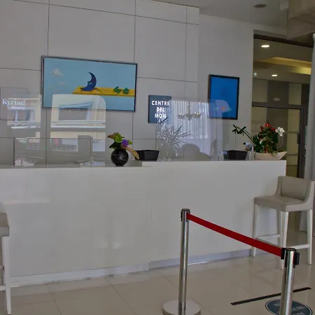 Kyriad Prestige Centre Gare מלון פרפיניין