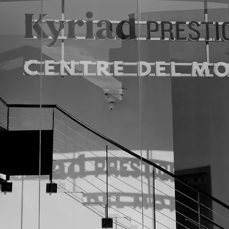 Hotel Kyriad Prestige Centre Del Mon 4*