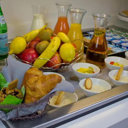 Hotel Kyriad Prestige Centre Del Mon 4*