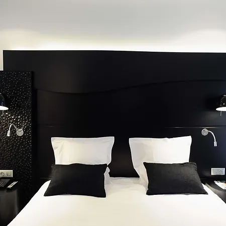 Hotel Kyriad Prestige Centre Gare 4*