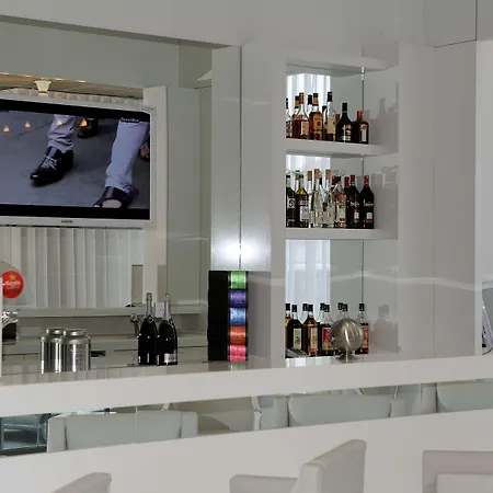 Kyriad Prestige Centre Del Mon