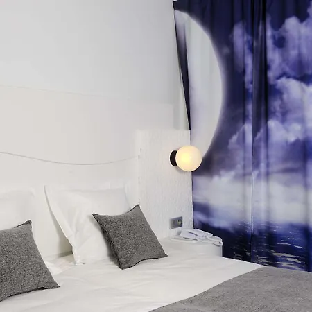 Kyriad Prestige Centre Del Mon 4*