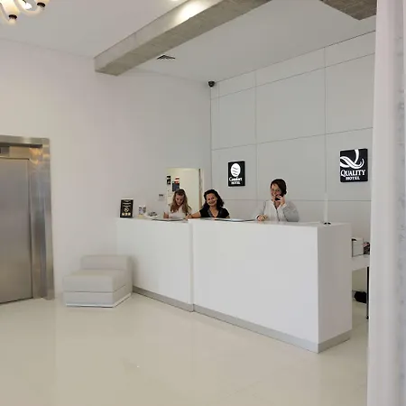 Kyriad Prestige Centre Gare מלון