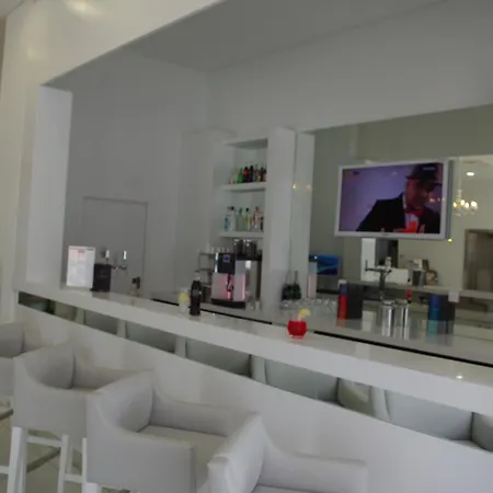 מלון Kyriad Prestige Centre Gare
