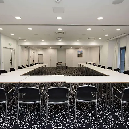 Kyriad Prestige Centre Gare ペルピニャン