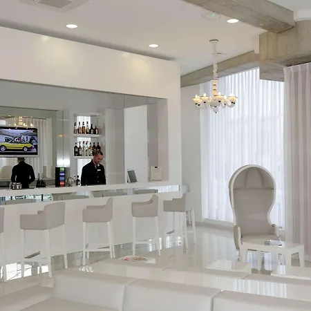 Kyriad Prestige Centre Gare Hotel 4*