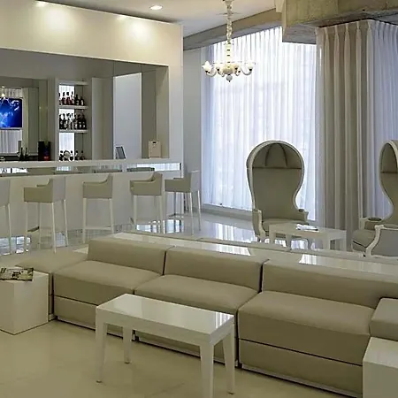 Kyriad Prestige Centre Gare פרפיניין