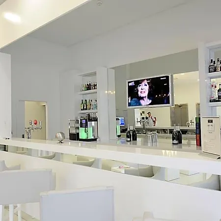 Kyriad Prestige Centre Gare מלון 4*