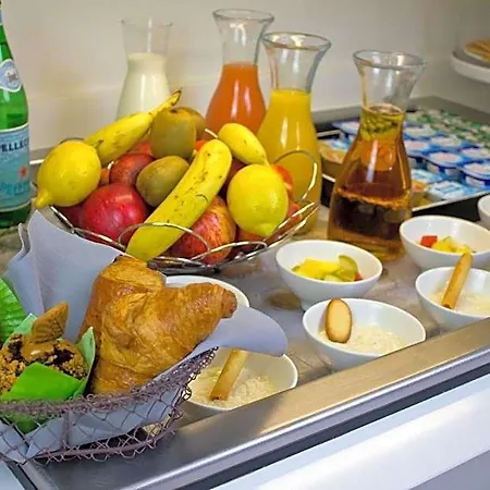 Kyriad Prestige Centre Gare פרפיניין