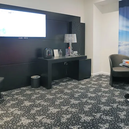 Kyriad Prestige Centre Gare بيربينيو