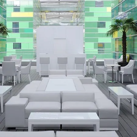 Kyriad Prestige Centre Del Mon 4*
