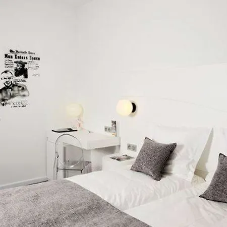 Kyriad Prestige Centre Del Mon Hotel 4*