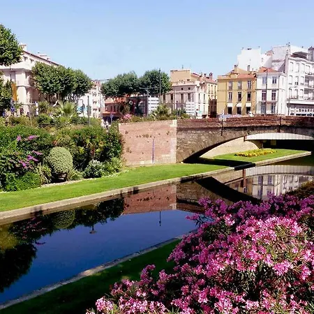 Kyriad Prestige Centre Gare Hotel 4*