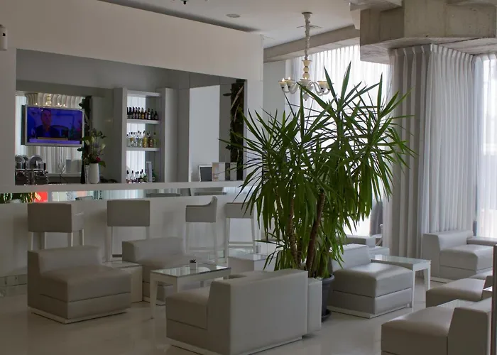 ホテル Kyriad Prestige Centre Gare 4*