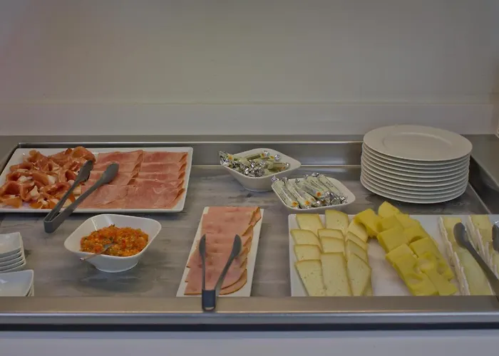 Kyriad Prestige Centre Gare 4* ペルピニャン