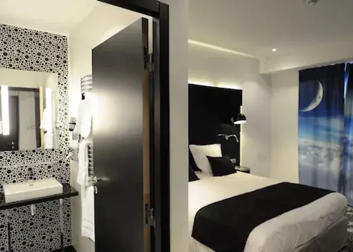 ホテル Kyriad Prestige Centre Gare ペルピニャン