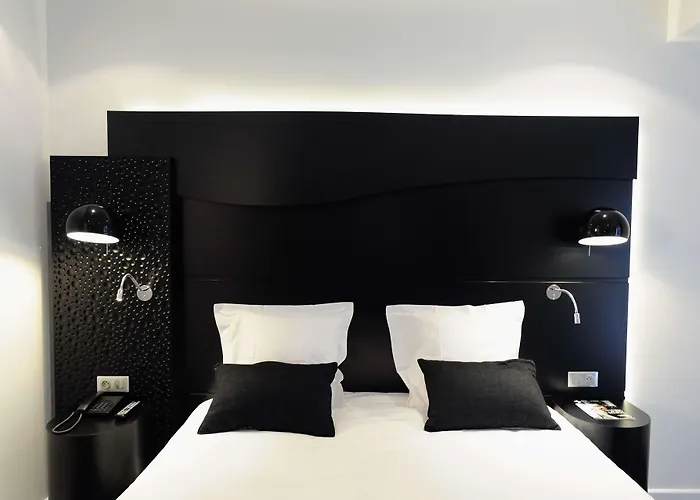 ホテル Kyriad Prestige Centre Gare 4*