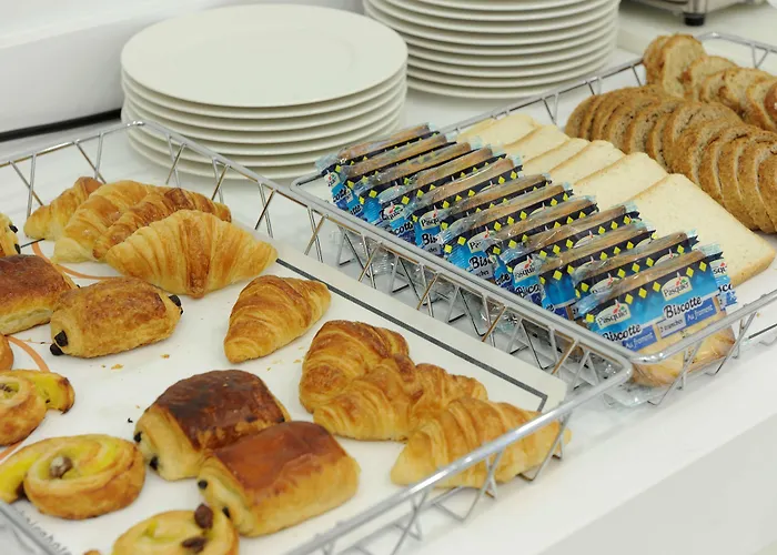 Kyriad Prestige Centre Gare ホテル