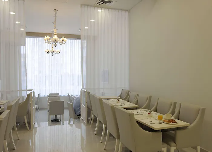 Kyriad Prestige Centre Gare ホテル