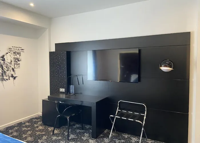 Kyriad Prestige Centre Gare ホテル ペルピニャン