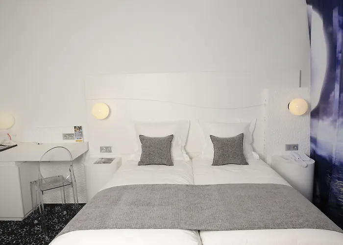 ホテル Kyriad Prestige Centre Gare ペルピニャン