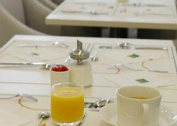 Kyriad Prestige Centre Gare 4*