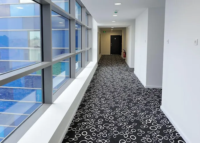 Kyriad Prestige Centre Gare 4* ペルピニャン