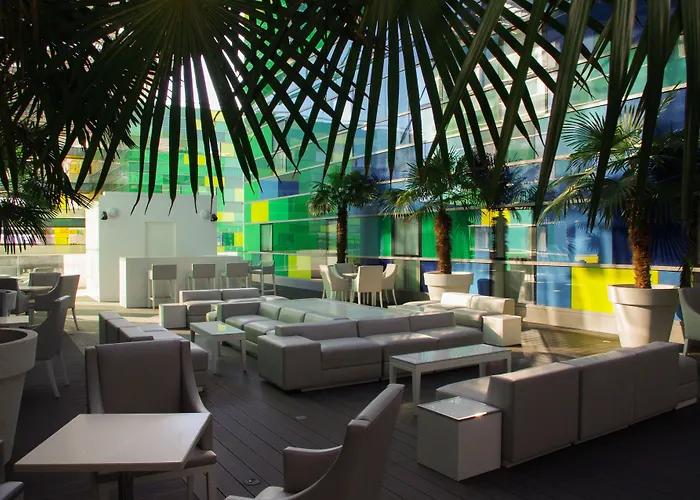 Kyriad Prestige Centre Gare ペルピニャン