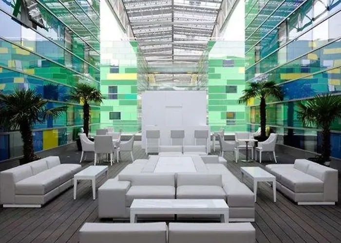 Hotel Kyriad Prestige Centre Gare 4*